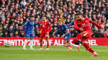 محمد صلاح يفرض تعديلًا حتميًا على تشكيل ليفربول لمواجهة التحديات القادمة